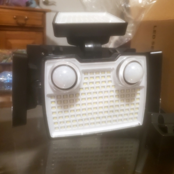 Solar outdoor lights - Picture 2 of 2